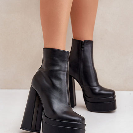 Heel boots Step in style