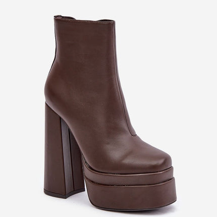 Heel boots Step in style