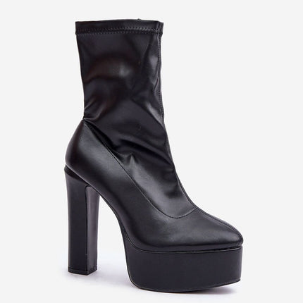Heel boots Step in style