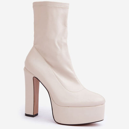 Heel boots Step in style