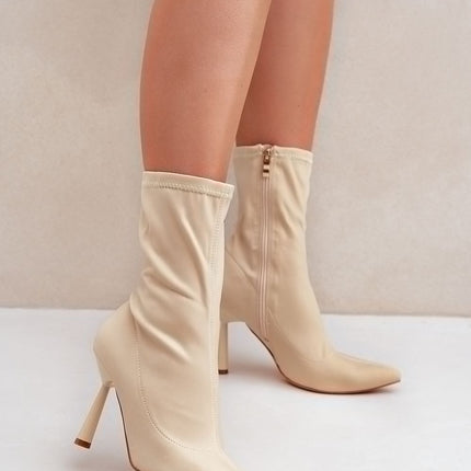 Heel boots Step in style