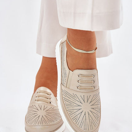  Low Shoes model 209820 Step in style 