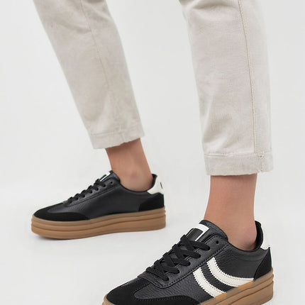 Sport Shoes model 210217 Inello 