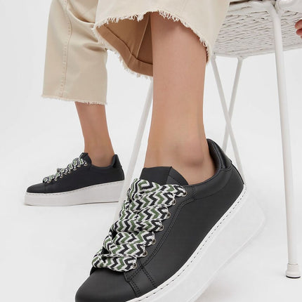  Sport Shoes model 210227 Inello 
