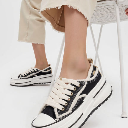  Sport Shoes model 210238 Inello 