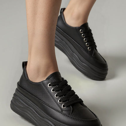  Sport Shoes model 210270 Inello 