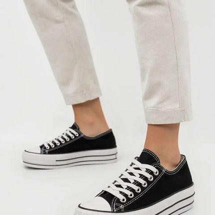  Sneakers model 210318 Inello 