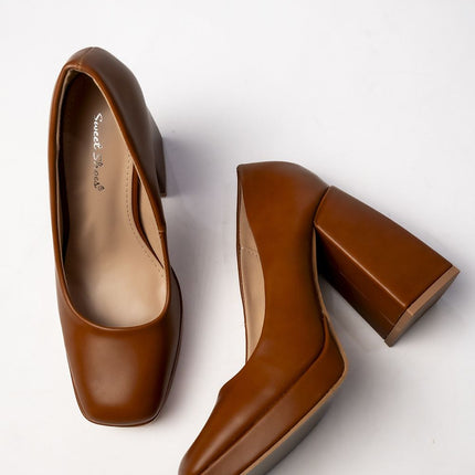  Block heel pumps model 210549 Inello 