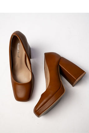  Block heel pumps model 210549 Inello 