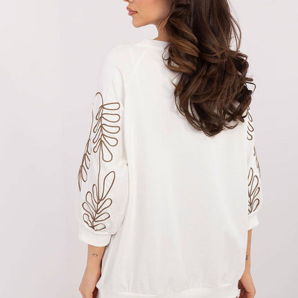  Sweatshirt model 210658 Relevance 