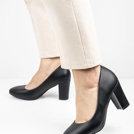  Block heel pumps model 213149 Inello 