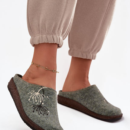  Slippers model 220064 Step in style 