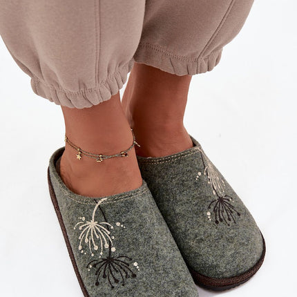  Slippers model 220064 Step in style 