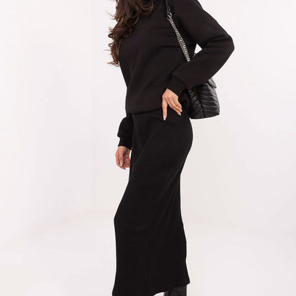  Sweatshirt model 220401 Relevance 