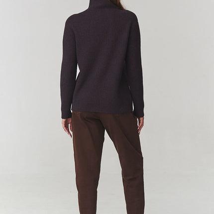  Turtleneck model 220773 Makadamia 