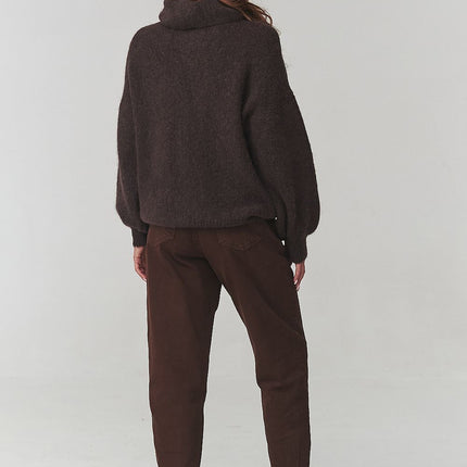  Turtleneck model 220794 Makadamia 