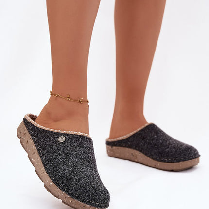  Slippers model 222277 Step in style 
