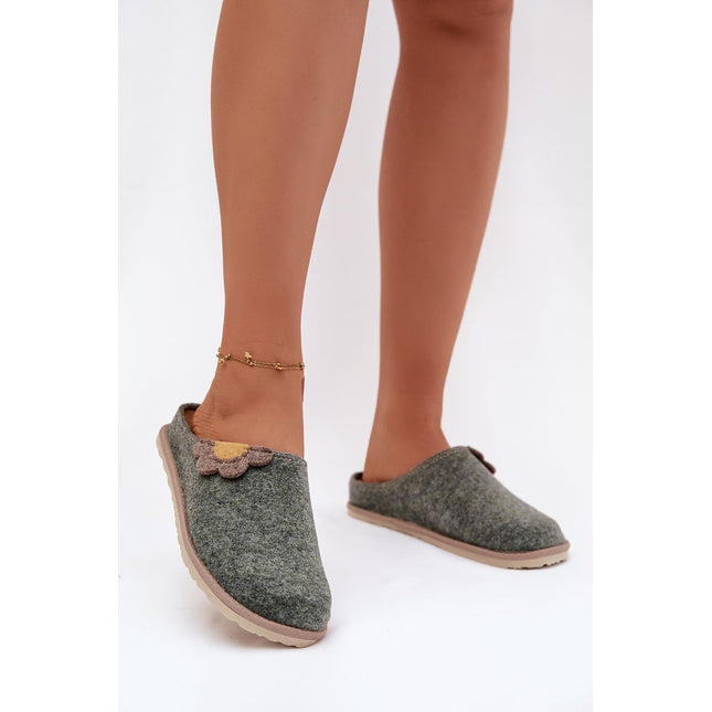  Slippers model 222278 Step in style 