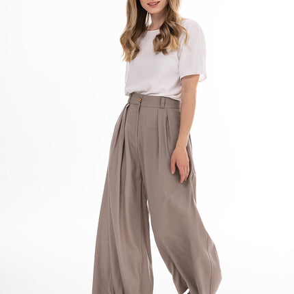  Women trousers model 225299 awama 