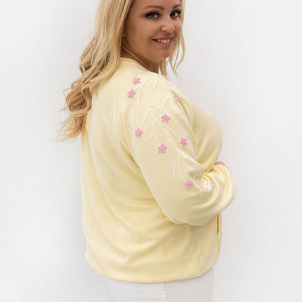  Plus size sweatshirt model 228061 Relevance 