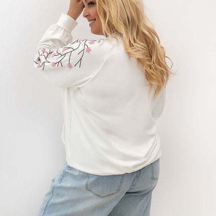  Plus size sweatshirt model 228062 Relevance 