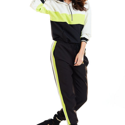  Sweatshirt model 139994 awama 