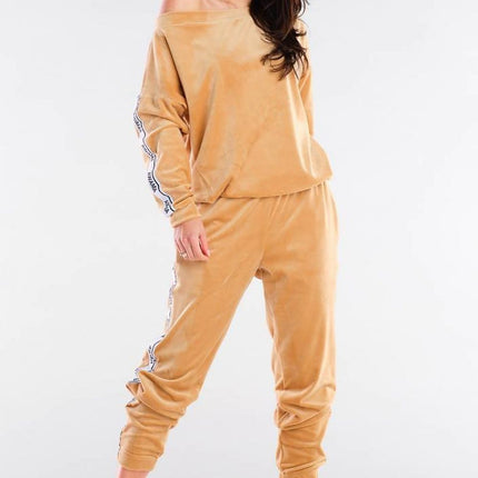  Sweatshirt model 154808 awama 