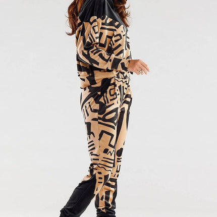  Women trousers model 176867 awama 