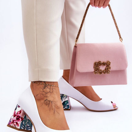 Heel pumps Step in style