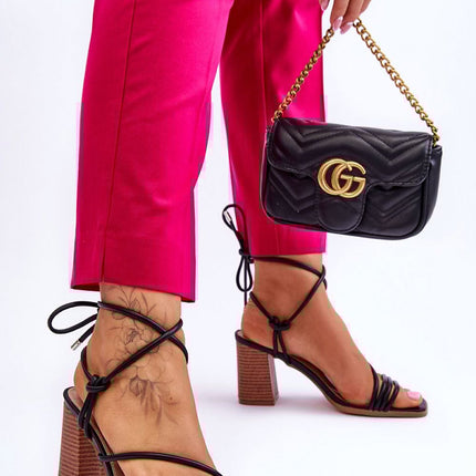 Heel sandals Step in style