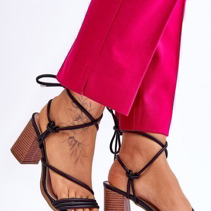 Heel sandals Step in style