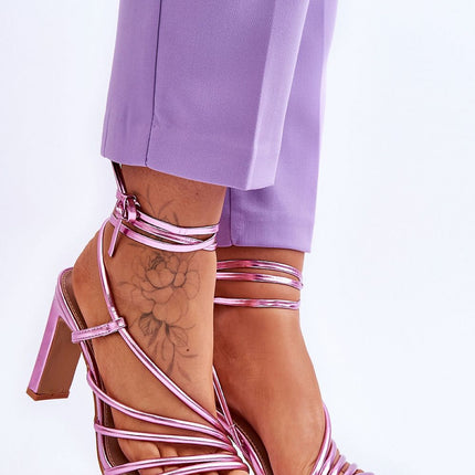 Strappy sandals Step in style