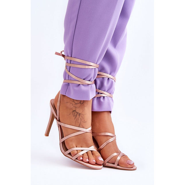 Strappy sandals Step in style