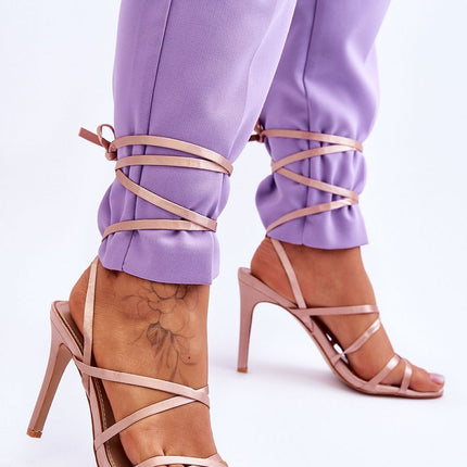 Strappy sandals Step in style