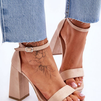 Heel sandals Step in style