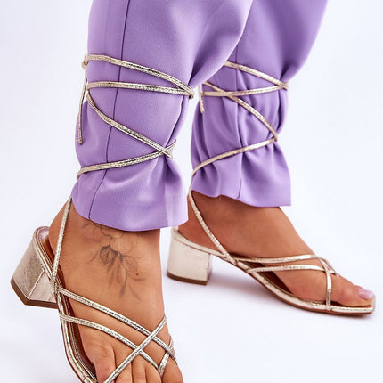 Strappy sandals Step in style