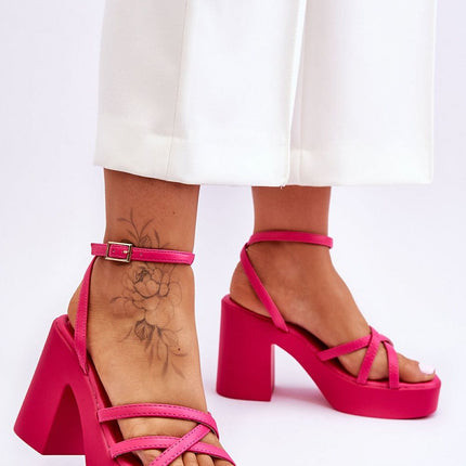 Heel sandals Step in style