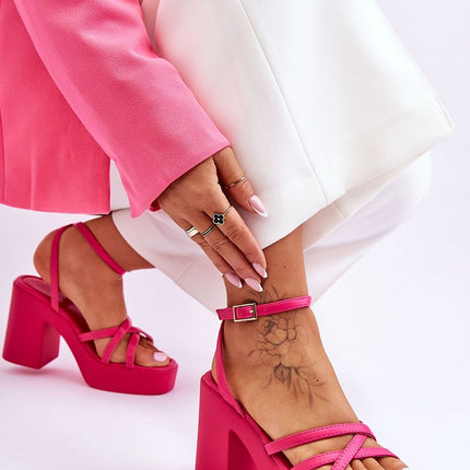 Heel sandals Step in style