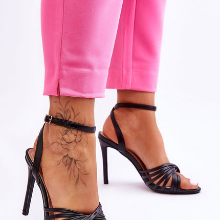 Heel sandals Step in style