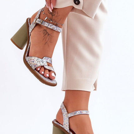 Heel sandals Step in style