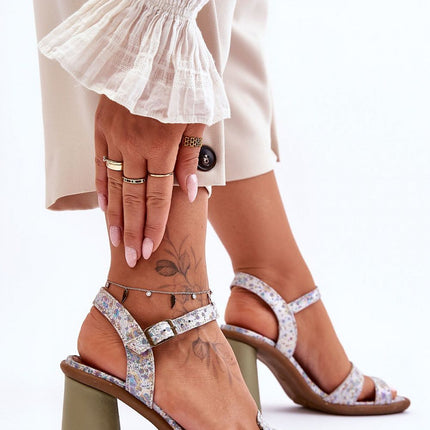 Heel sandals Step in style