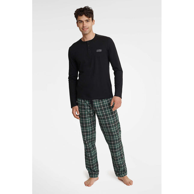 Pyjama Henderson
