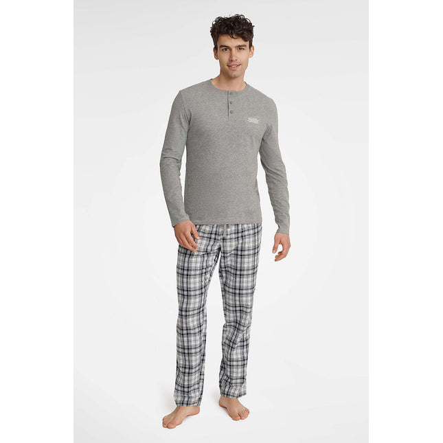 Pyjama Henderson