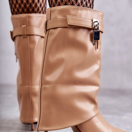 Heel boots Step in style