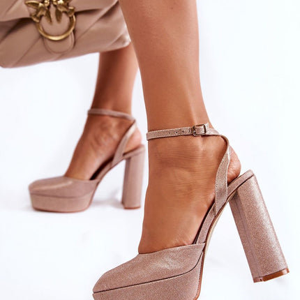 Heel sandals Step in style